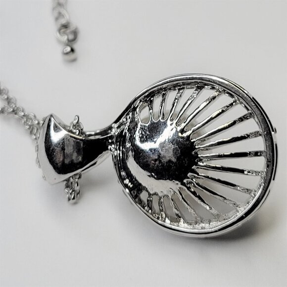 Pearl Pendant Fashion Necklace - Picture 6 of 16